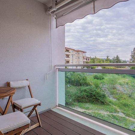 Apartman Laura Рийека Екстериор снимка