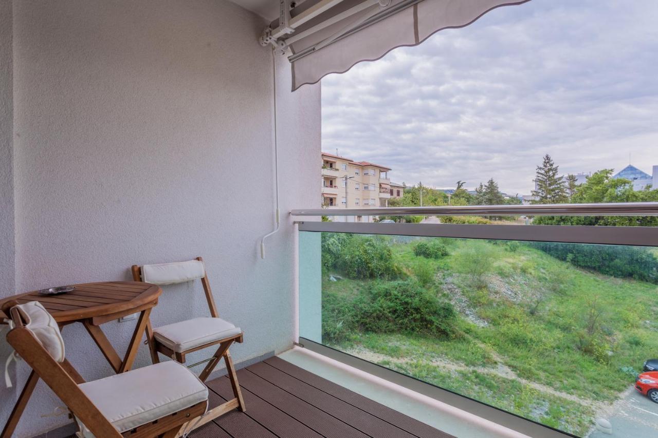 Apartman Laura Рийека Екстериор снимка