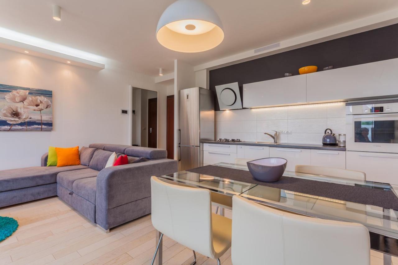 Apartman Laura Рийека Екстериор снимка