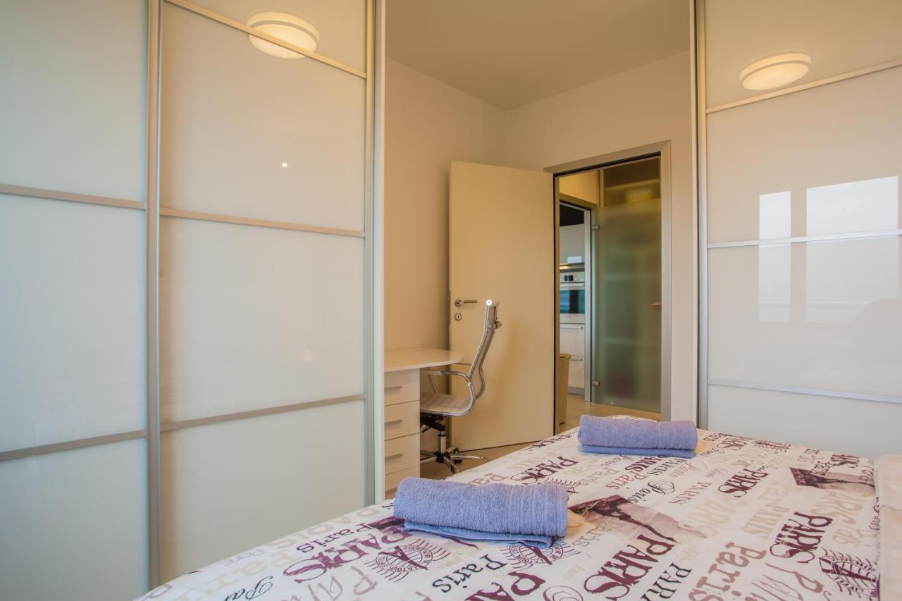 Apartman Laura Рийека Екстериор снимка